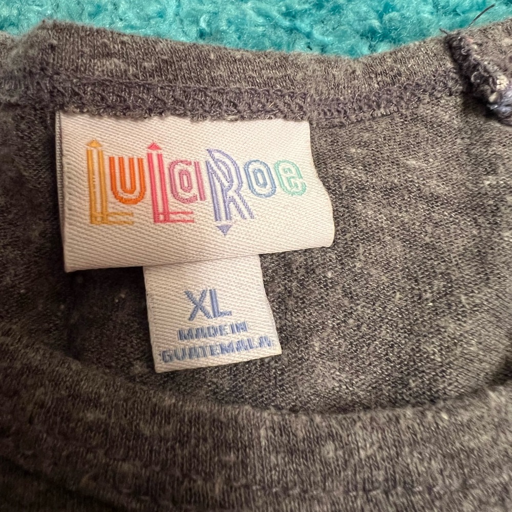 LulaRoe Randy Tee - Picture 4 of 5